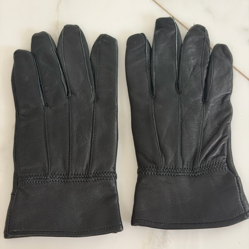 Women’s small/medium 100% lambskin leather black gloves - Picture 2 of 5